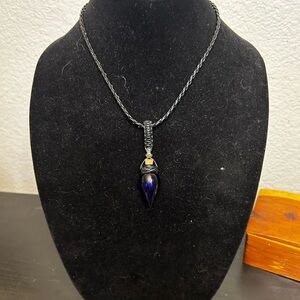 Elegant Black and Blue Pendant Necklace